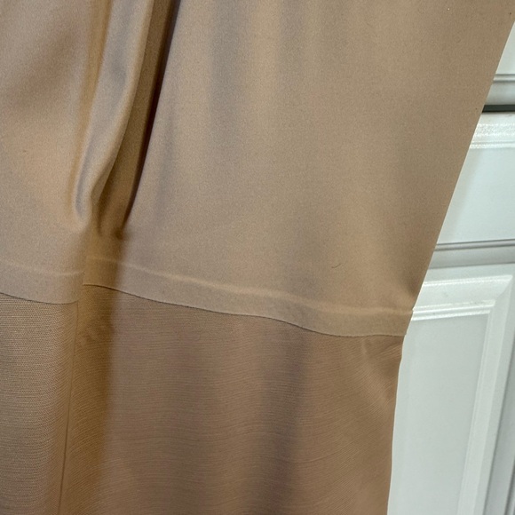 Honeylove Beige V-Neck Top - Picture 2 of 5